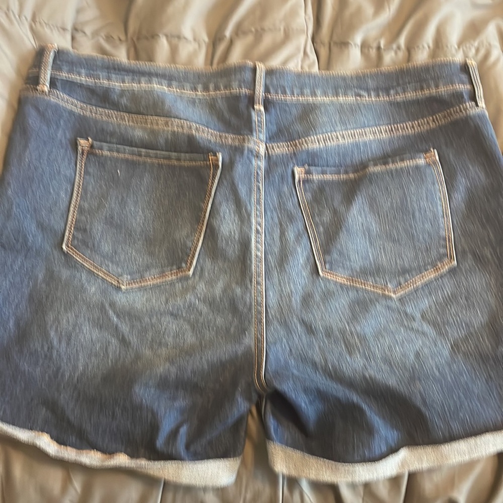 Old Navy Size 16 Denim Shorts - Picture 2 of 5